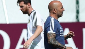 Jornalista revela em livro motim da seleção argentina contra Sampaoli na Copa