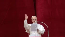 'Guerra nunca mais': papa pede paz duradoura na Ucrânia e cessar-fogo em Gaza ao celebrar 1ª oração de domingo