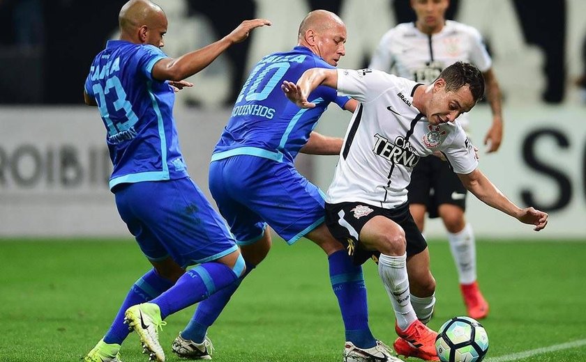 Corinthians vence Avaí e fica ainda mais próximo do título brasileiro