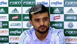 Após contratar João Pedro, Porto mira lateral esquerdo Victor Luis