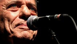 Chico Buarque é denunciado por maus-tratos contra animais