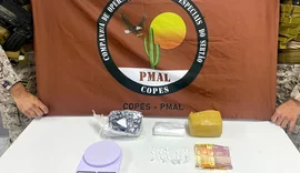 Polícia apreende drogas e recupera moto roubada durante ações no Sertão de Alagoas