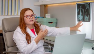 Pneumonia: especialista alerta para os cuidados, variedades e quando buscar ajuda médica