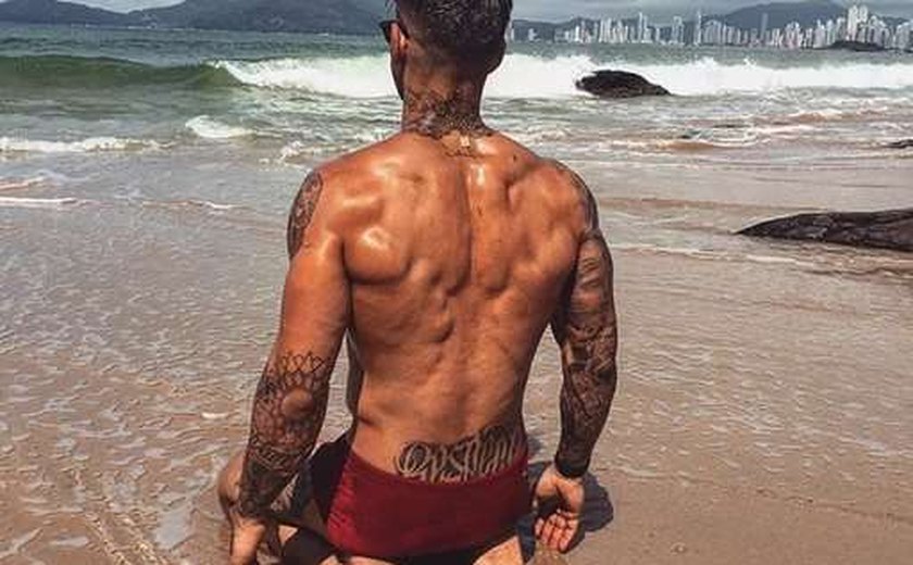 Famoso cantor sertanejo suspende shows para ir pro BBB22; saiba quem é