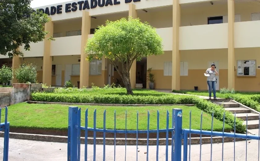 Mulher que trabalha em lanchonete na Uneal é esfaqueada pelo ex-companheiro dentro do Campus em Arapiraca