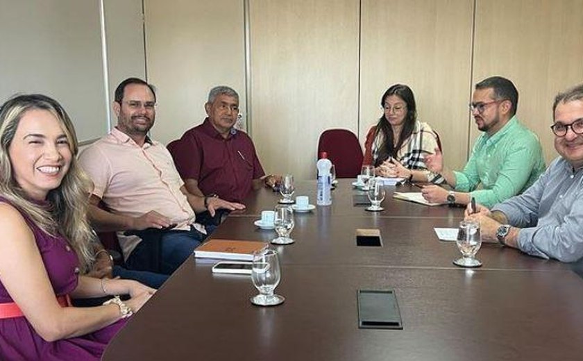 Urbanitários discutem o fortalecimento da CASAL com Secretário da Fazenda e presidente da Companhia