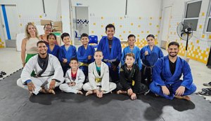 Projeto voluntário de jiu-jitsu muda vida de alunos de escola pública