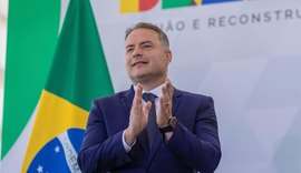 Renan Filho apresenta perspectivas para o setor de transportes em 2024 em coletiva