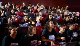 Alunos de Atalaia/AL têm 'Aulão' inédito do SAEB em cinema de Maceió