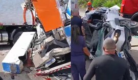 Grave acidente deixa dois mortos, ao menos nove feridos e mobiliza operação de resgate