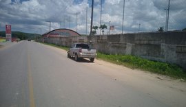 Condutor de carro de passeio e de cinquentinha colidem em Matriz de Camaragibe