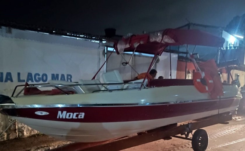 Polícia Civil recupera lancha furtada após ser acionada para averiguação no Pontal da Barra