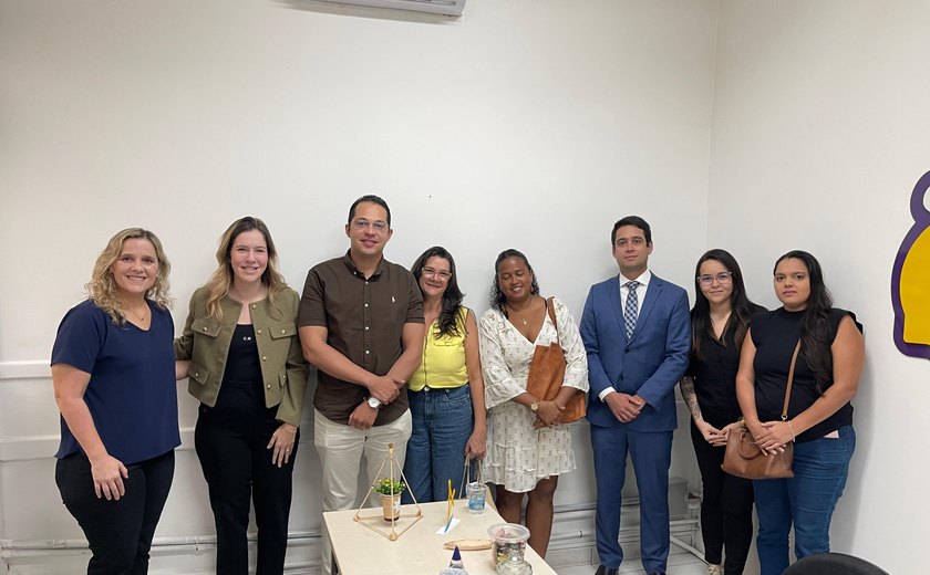 Cibele Moura dialoga com representantes dos food trailers e defende melhores condições para o setor