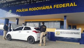 PRF recupera veículo roubado e prende homem por receptação em Rio Largo