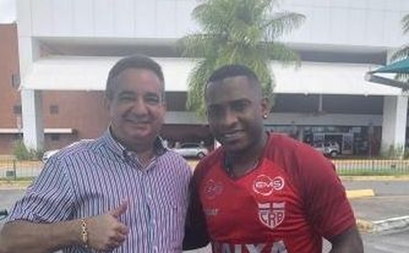 Ex-Flamengo e Cruzeiro, volante Williams é o novo reforço do CRB para temporada