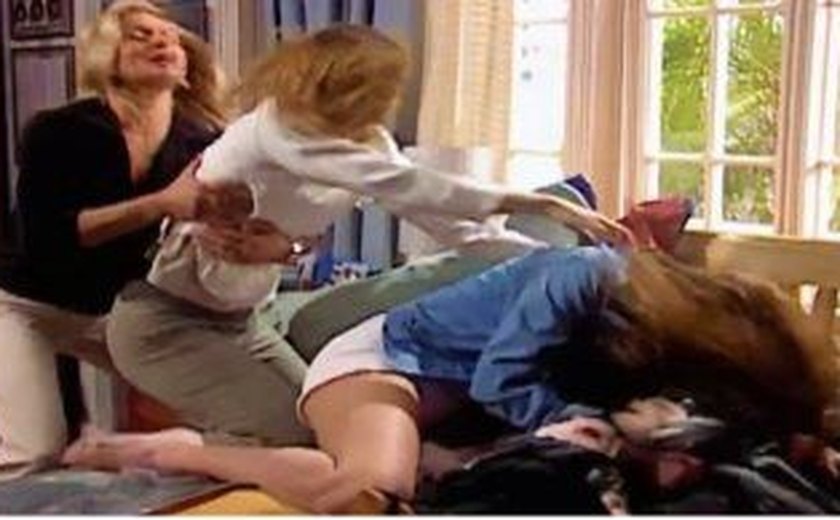 ‘Laços de Família’: Vem aí! Camila dá uma surra em Íris