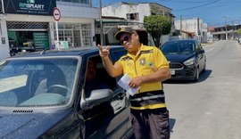 DMTT orienta população sobre mudança de sentido em rua no Poço