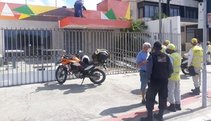 Morador de rua tenta roubar fiação de imóvel e morre eletrocutado na Pajuçara