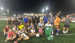 Projeto 'Lugar de Mulher é com Bola no Pé' celebra o empoderamento feminino