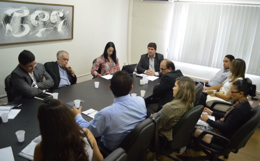 Defensoria discute problema do programa de tratamento do glaucoma em Alagoas