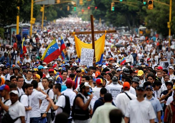 Homem de 23 anos morre baleado durante mais um protesto na Venezuela