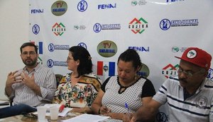 JusDh e movimentos sociais protestam contra congresso de magistrados em Maceió