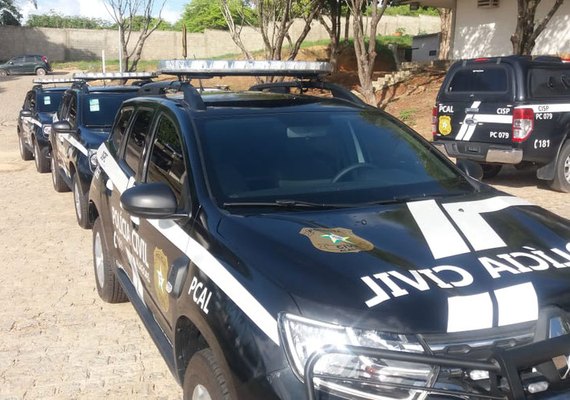 PC prende mulher denunciada pelos próprios irmãos por homicídios na Praia do Francês