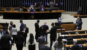 Plenário da Câmara dos Deputados repercute derrubada de decreto sobre IOF