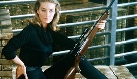 Tania Mallet, a Bond Girl de '007 Contra Goldfinger', morre aos 77 anos