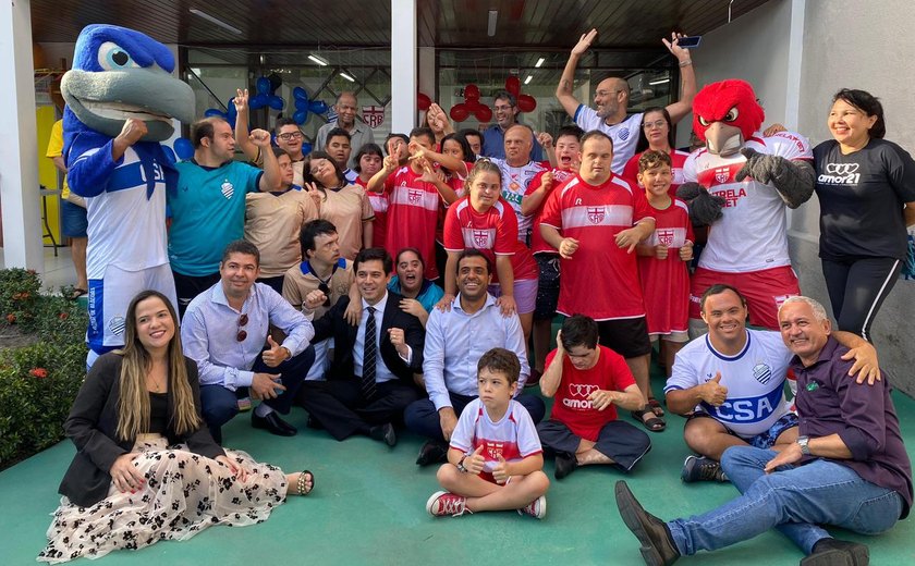 Com presença do CSA e CRB, SINDAV promove ação com crianças do Instituto Amor 21