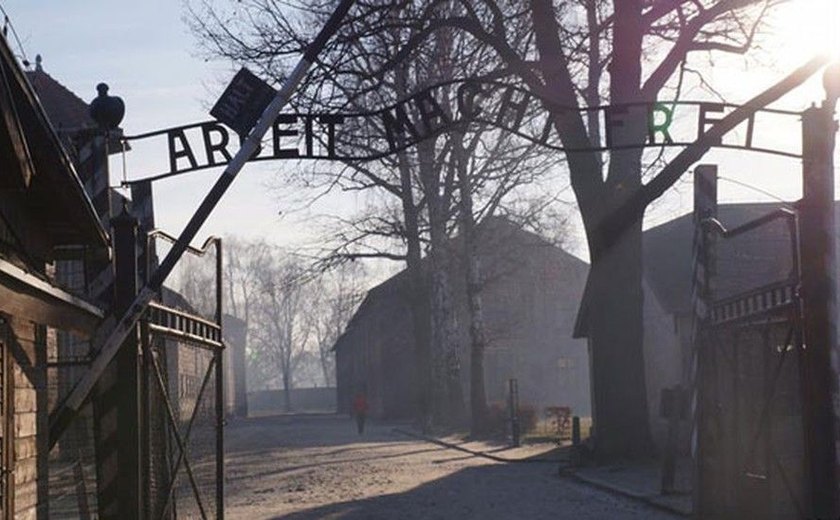 Morre aos 98 anos polonês que fugiu de Auschwitz em carro dos nazistas