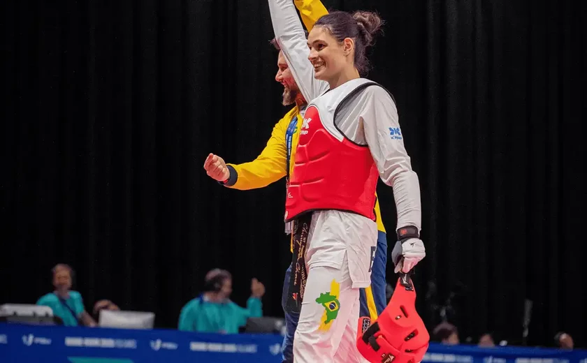Maria Clara Pacheco é ouro no taekwondo