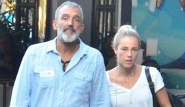 Sem maquiagem, Paolla Oliveira continua deusa em passeio com diretor da Globo