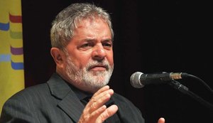 Defesa recorre contra retirada de benefícios de Lula