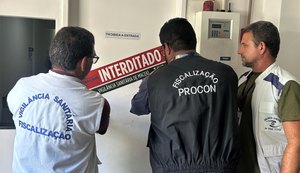 Vigilância Sanitária e Procon Maceió interditam cozinha de buffet na Jatiúca