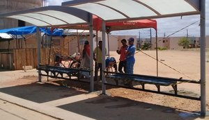 Novos abrigos de ônibus são instalados pela Prefeitura de Maceió