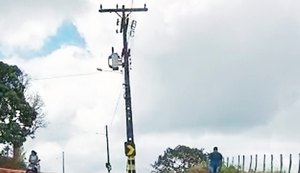 MP instaura procedimento para apurar instalação de postes no meio de rodovia