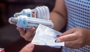 Equatorial oferece troca de lâmpadas gratuitas em Arapiraca