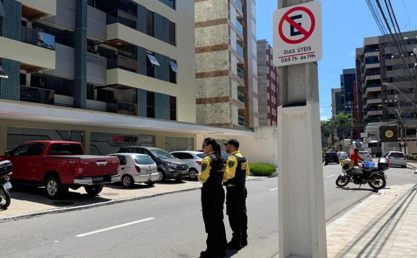 DMTT inicia fase educativa de proibição de estacionamento em vias da Ponta Verde e Jatiúca
