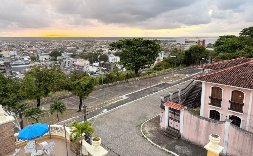 Moradores celebram a retomada do Mirante Ambrósio Lira como espaço de arte e convivência
