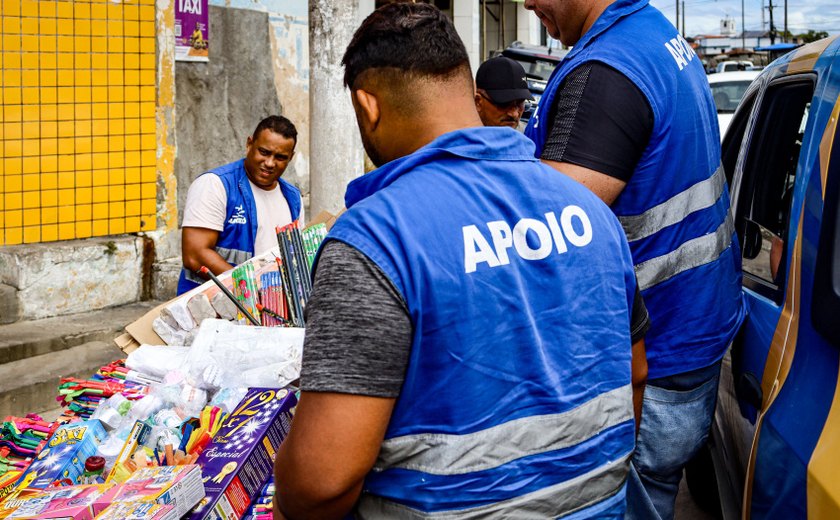 SEMSC interrompe comércio clandestino de fogos de artifício no Centro de Maceió