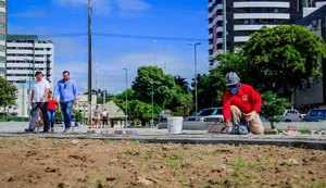 Vice-prefeito Marcelo Palmeira vistoria trecho em obras do Corredor Vera Arruda