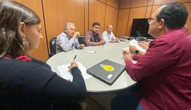 Prefeitura discute projeto de iluminação pública na região dos Flexais