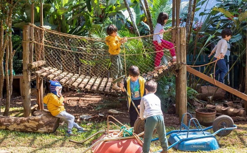 Mudança de escola: período de transição pode ser desafiador para pais e alunos