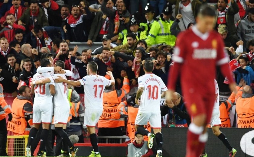 Liverpool vira, Roberto Firmino perde pênalti e Sevilla empata no final