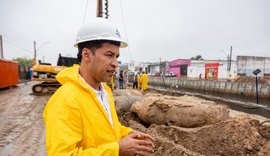 Obra do Renasce Salgadinho avança com instalação de 4 mil placas de concreto
