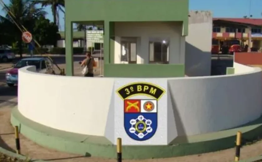 Homem supostamente sob efeito de drogas invade a casa da mãe e faz ameaças usando facão