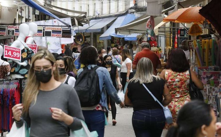 Brasil registra 4.129 novos casos de Covid-19 e mais 61 mortes neste domingo (14)