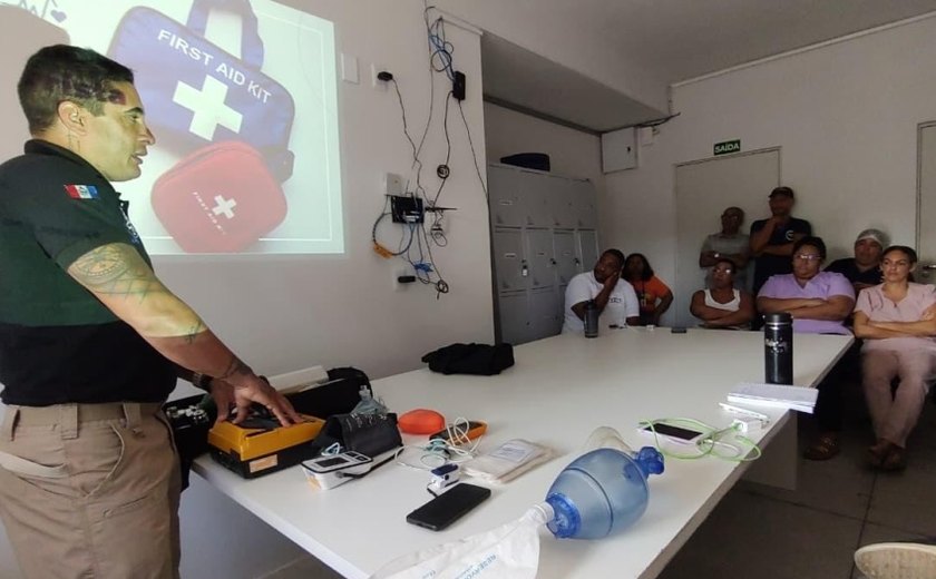 Profissionais da Cidade da Pessoa Idosa aprendem técnicas de primeiros socorros