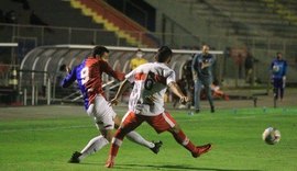 CRB perde para o Paraná e segue com 13 pontos na Série B